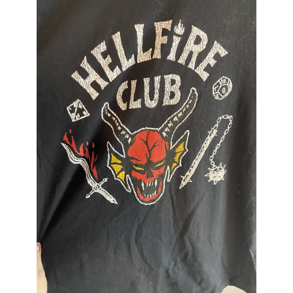 Netflix Stranger Things Hellfire Club Graphic T-Shirt Mens Large Black New NWT